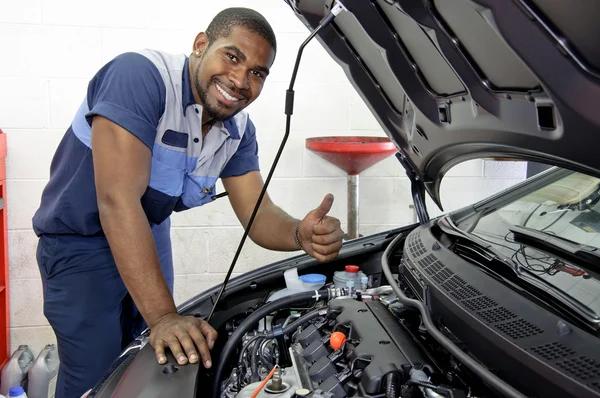 Experienced Mechanics at Annandale Auto Repair Center